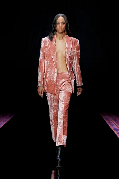 Look 49